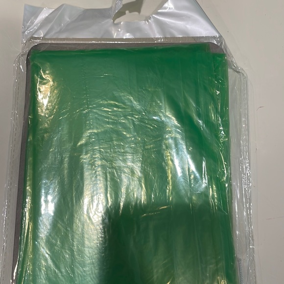 Brand New Never Opened Green Hooded Rain Poncho - Picture 4 of 4